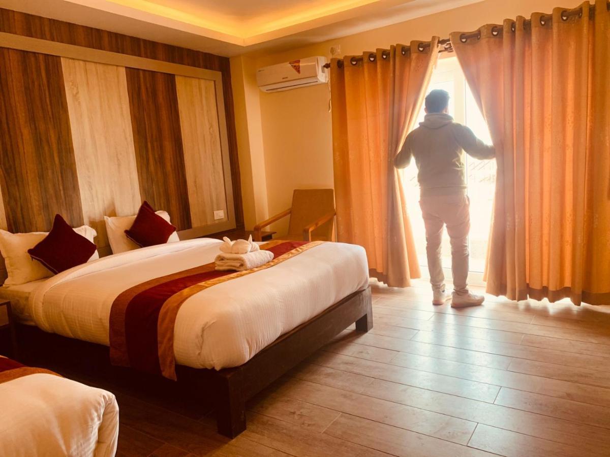 Hotel Murano Pokhara Bagian luar foto