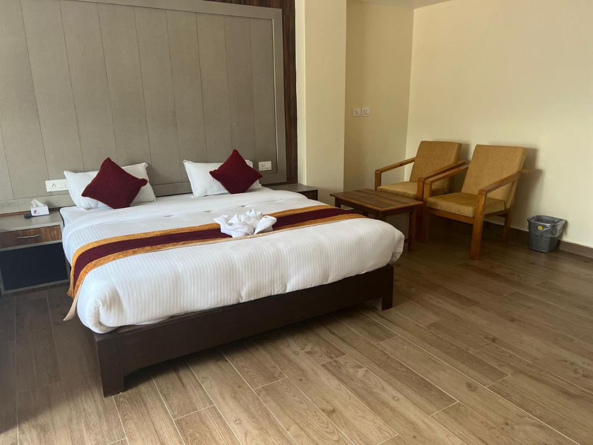 Hotel Murano Pokhara Bagian luar foto