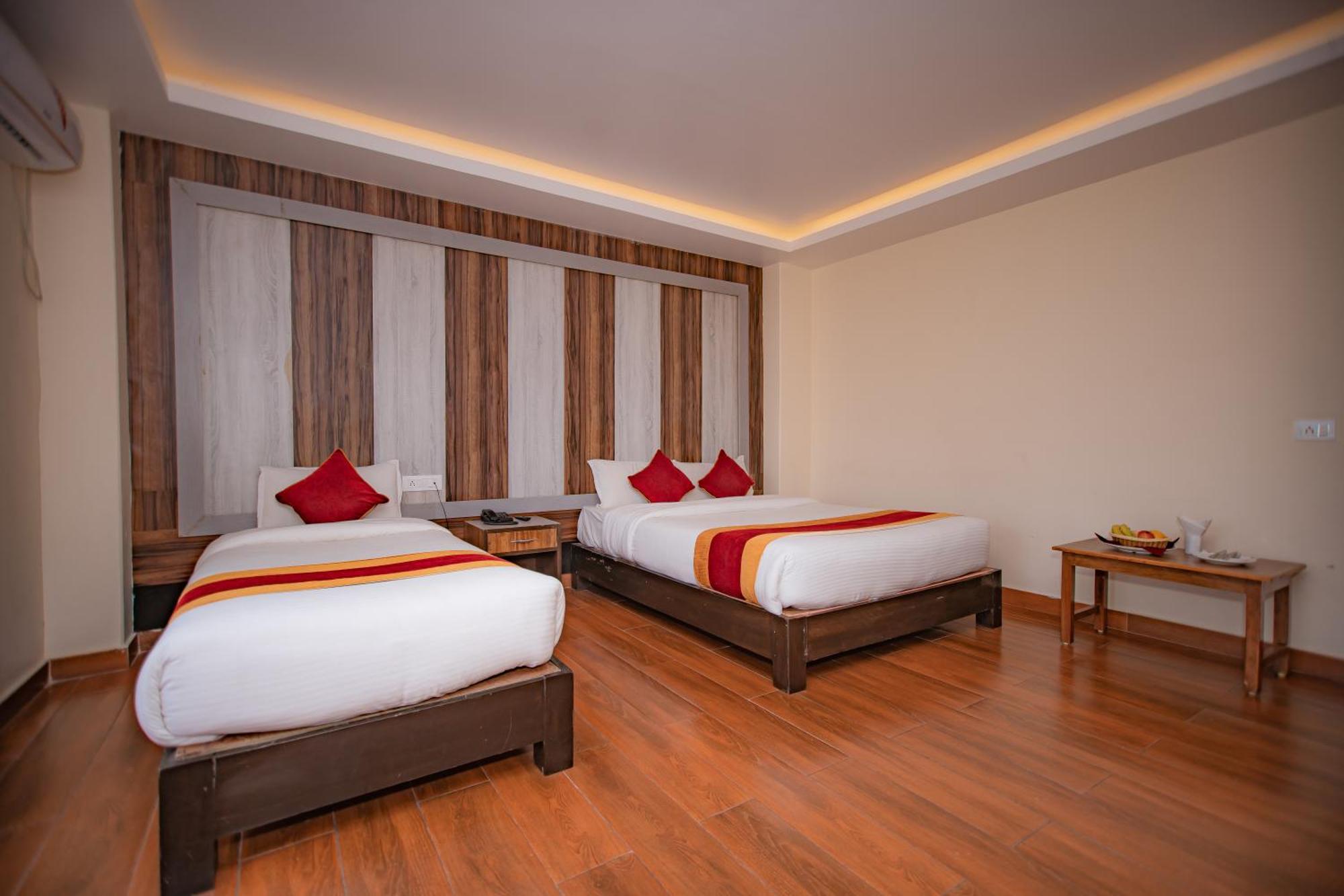 Hotel Murano Pokhara Bagian luar foto