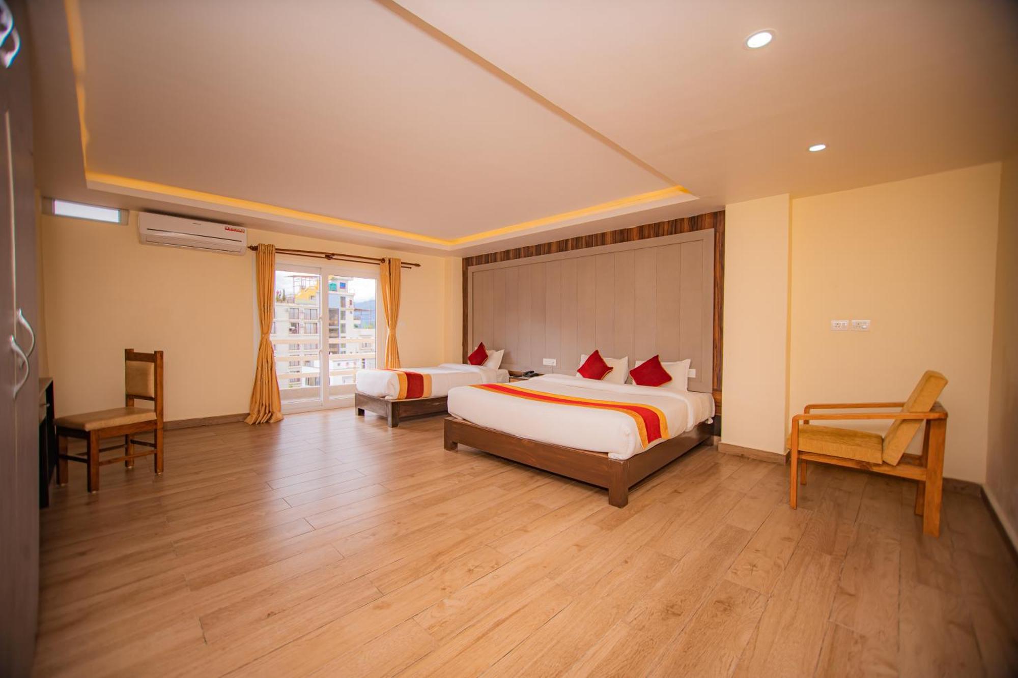 Hotel Murano Pokhara Bagian luar foto