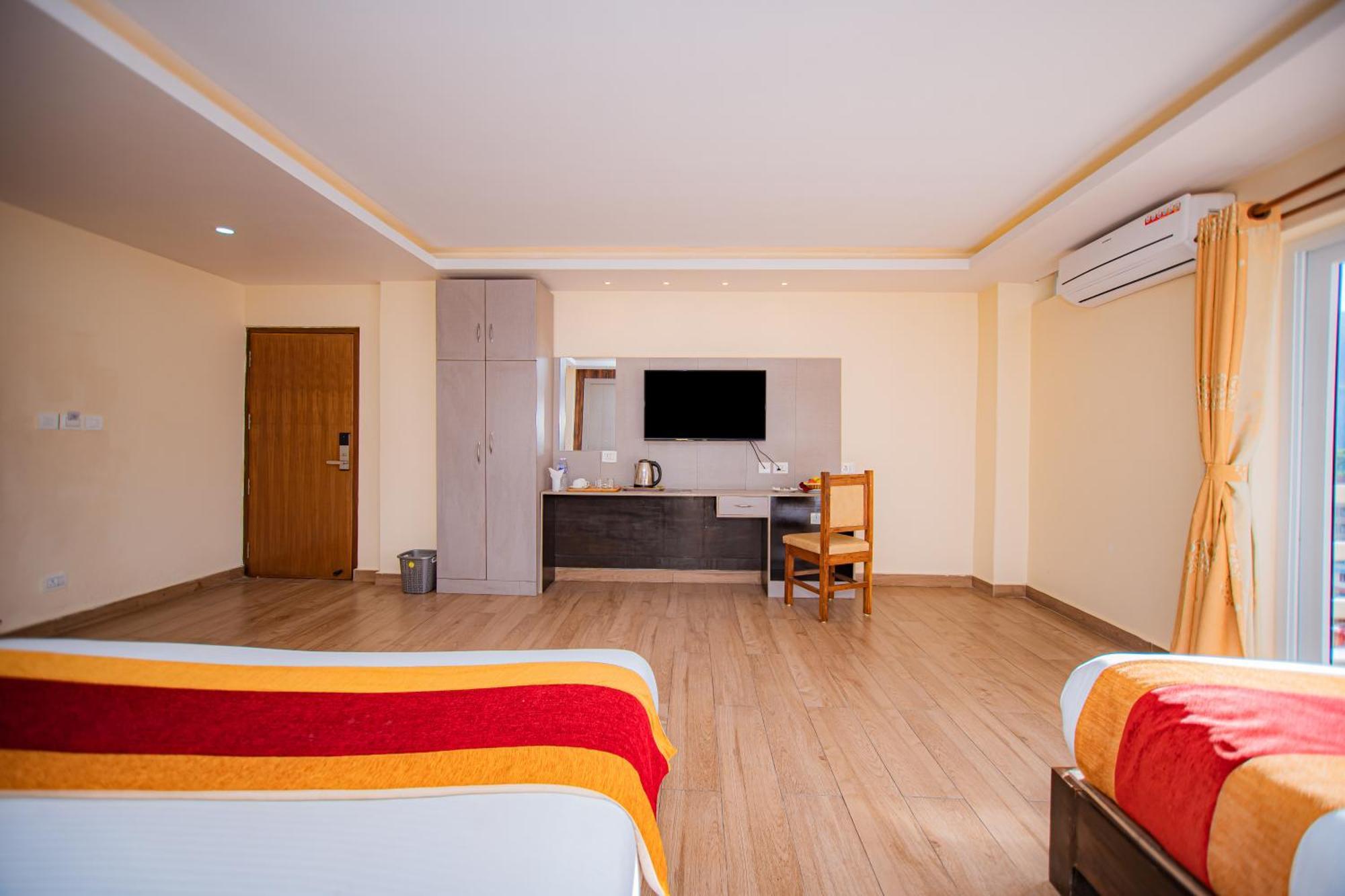 Hotel Murano Pokhara Bagian luar foto