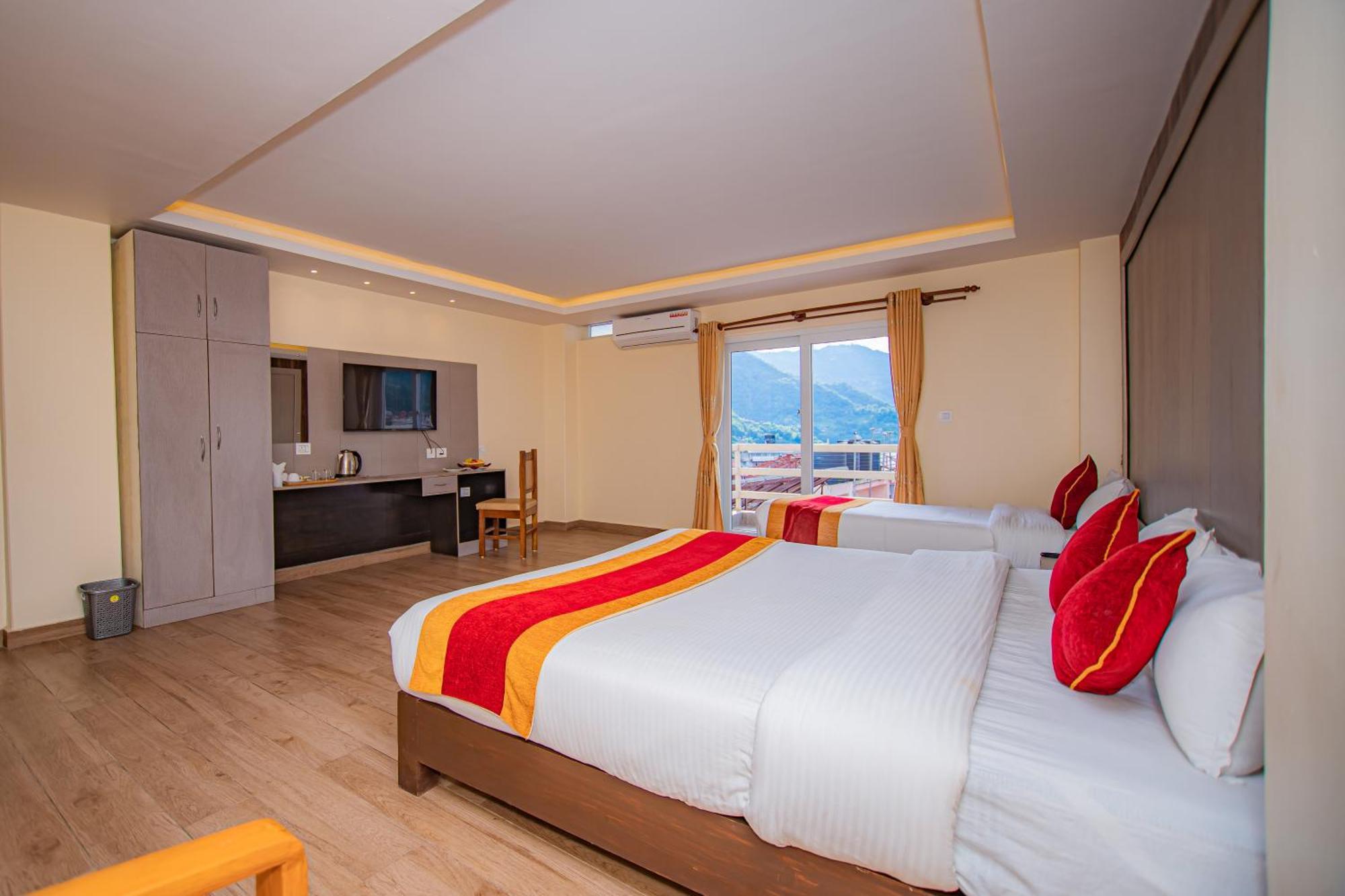 Hotel Murano Pokhara Bagian luar foto