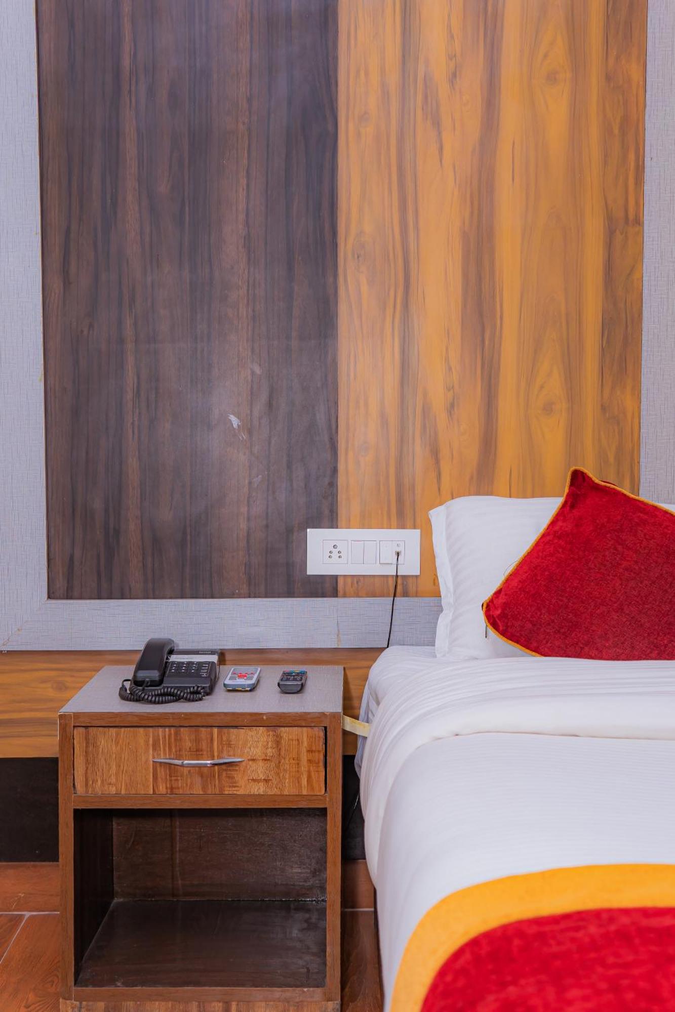 Hotel Murano Pokhara Bagian luar foto