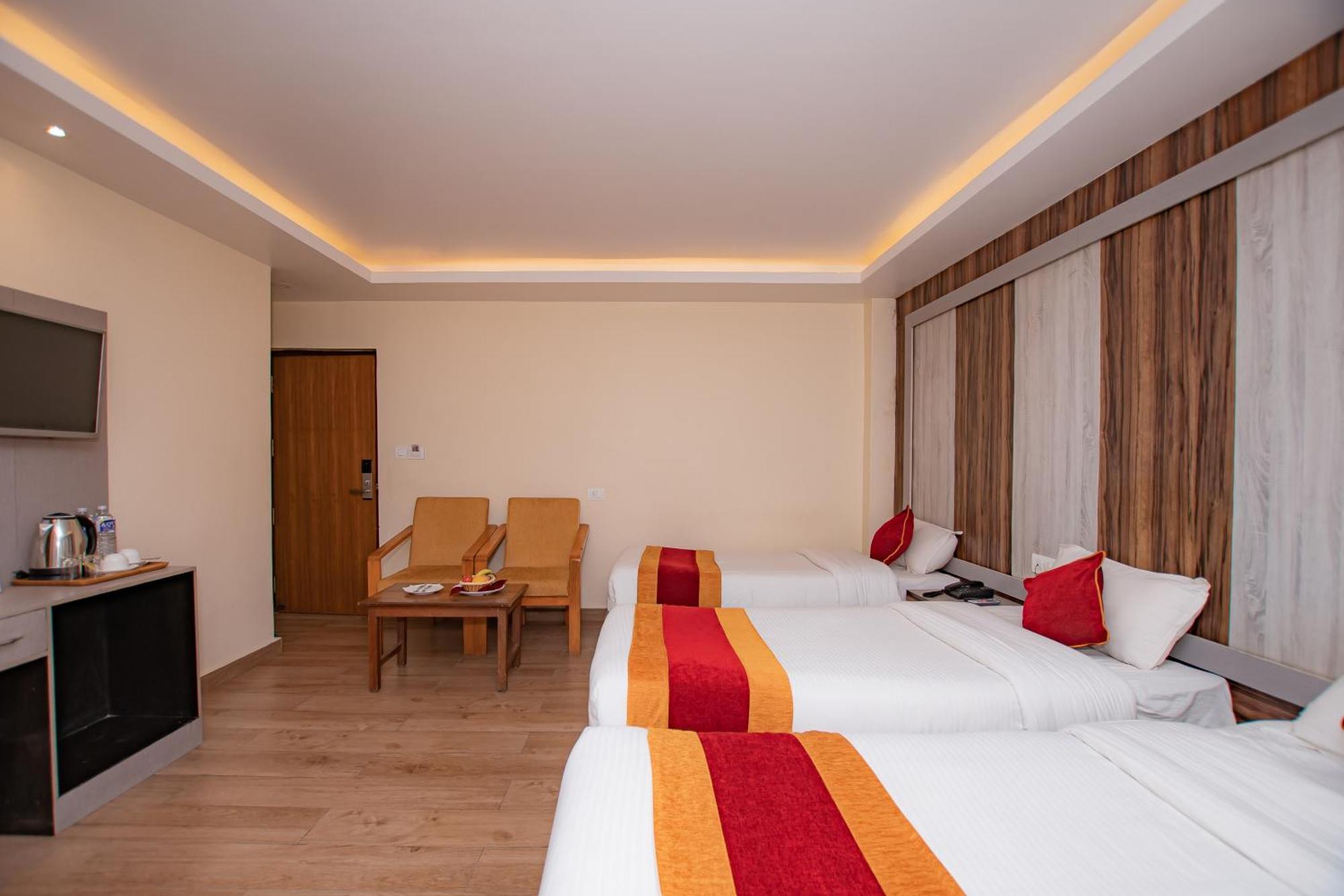 Hotel Murano Pokhara Bagian luar foto