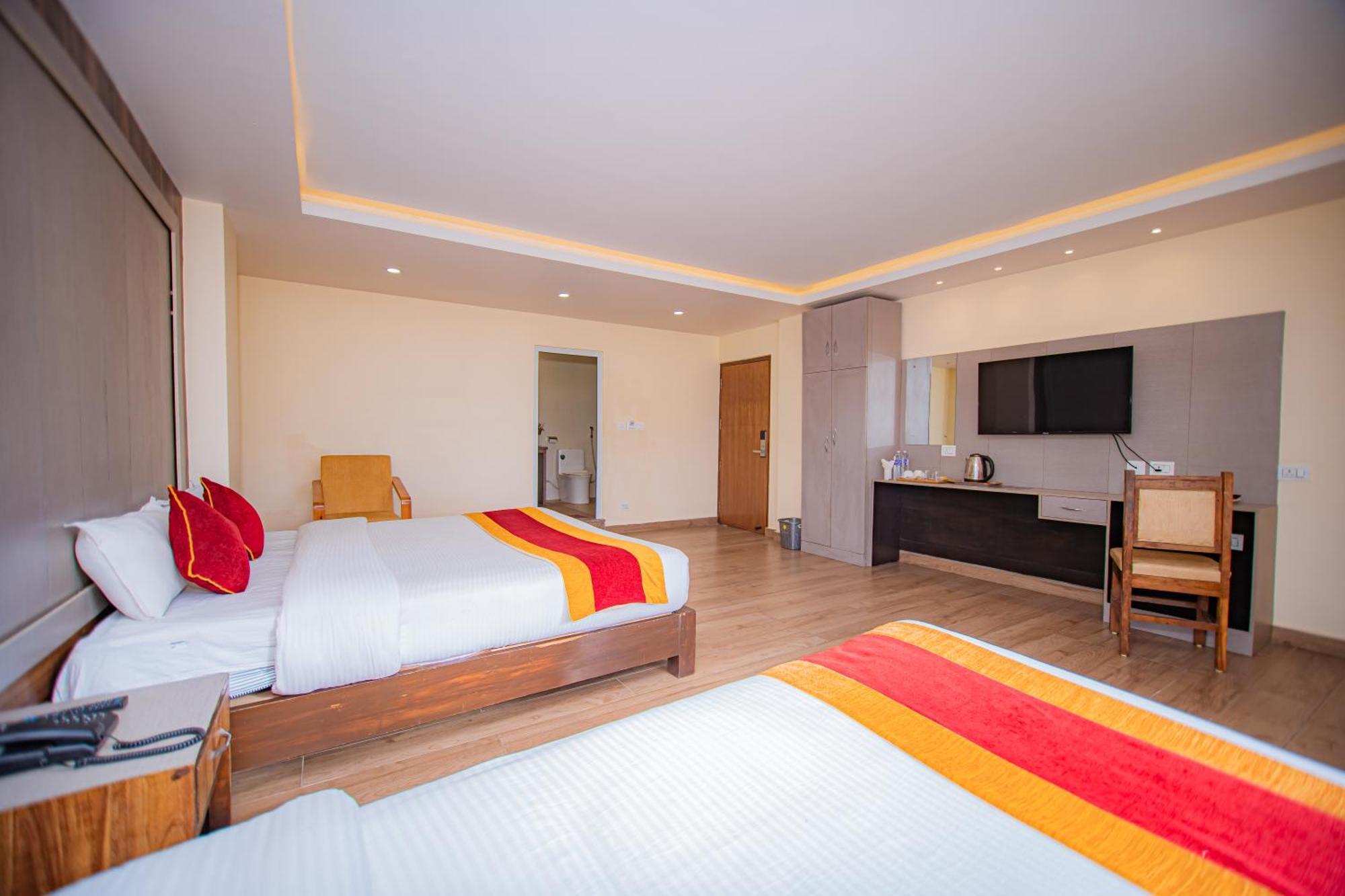 Hotel Murano Pokhara Bagian luar foto