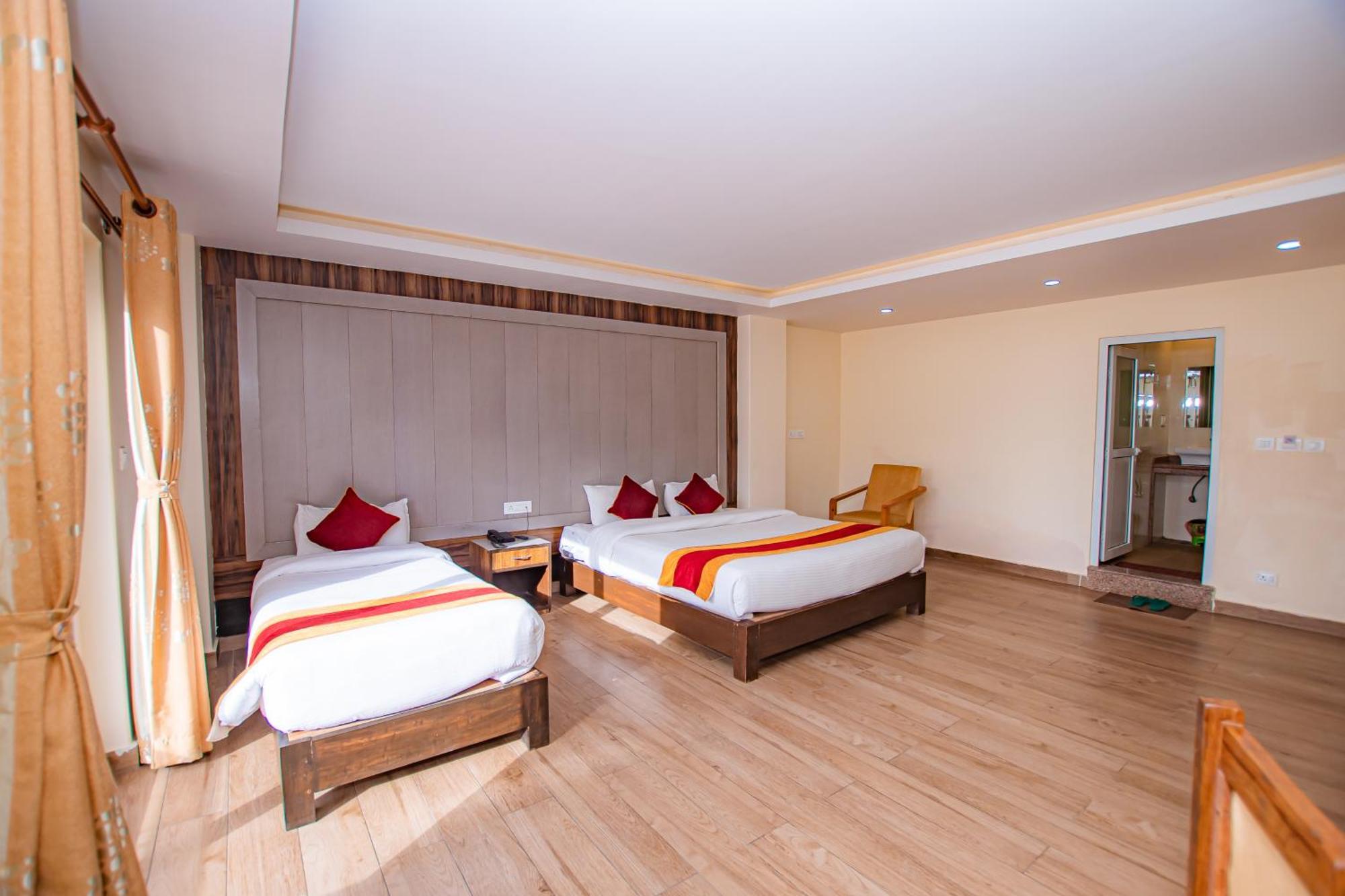 Hotel Murano Pokhara Bagian luar foto